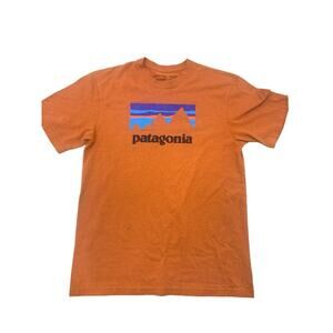 Patagonia Tee T-Shirt Shirt Size Small Short Sleeve Organic Cotton Burnt Orange